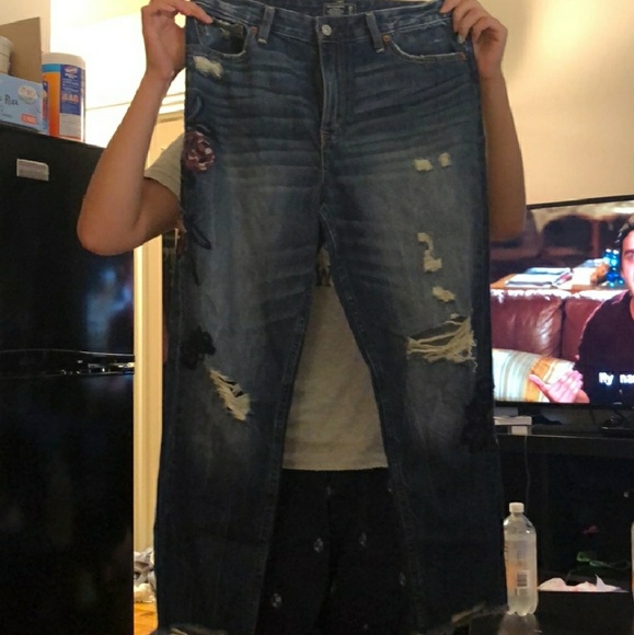 A&F Raw Hem Embroided Girlfriend Jeans - Picture 5 of 5